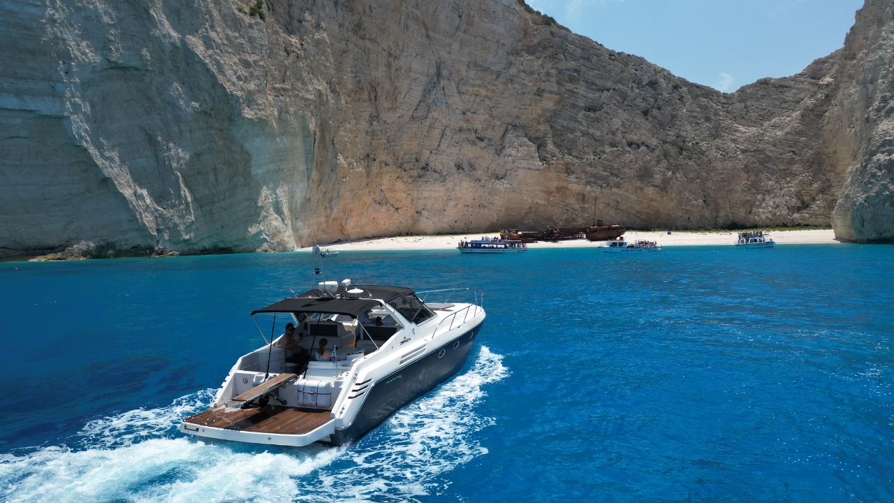 Private luxury yacht cruise in Zakynthos